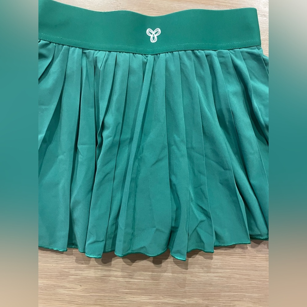 Aritzia TNA Micro Tennis Skirt